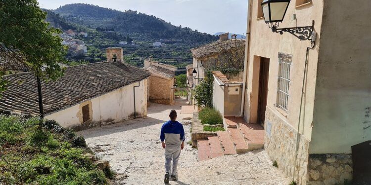 La Ruta de la Vall del Riu Frainos, un bello paseo por la ruta de los 5 pueblos de la montaña