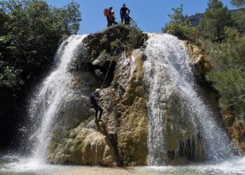 Barranquismo acuático en un entorno único, el barranco de la Barbulla de Cortes de Pallás
