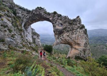 De ruta por Els Arcs y la Penya del Castellet, un bello paseo por Castell de Castells
