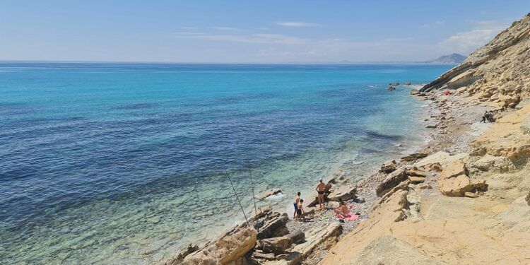 La Malladeta, una bella cala de La Vila Joiosa junto a un santuario íbero