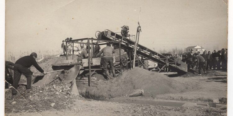 La máquina para recolectar chufa que revolucionó la industria horchatera
