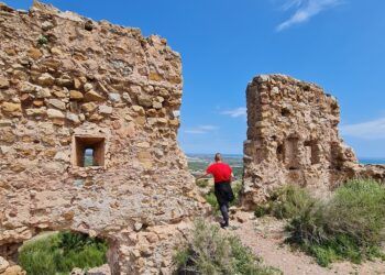 La ruta del Castillo de Almenara, un sencillo recorrido circular para conocer un hisn musulmán