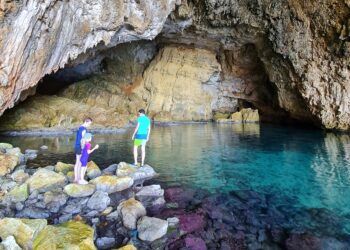 La Cova dels Òrguens de Xàbia, una maravilla natural a la que sólo se accede por mar