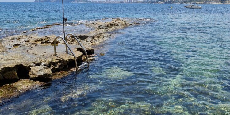 Cala Cap Blanc o Punta Estrella, una preciosa cala virgen de Moraira para hacer snorkel