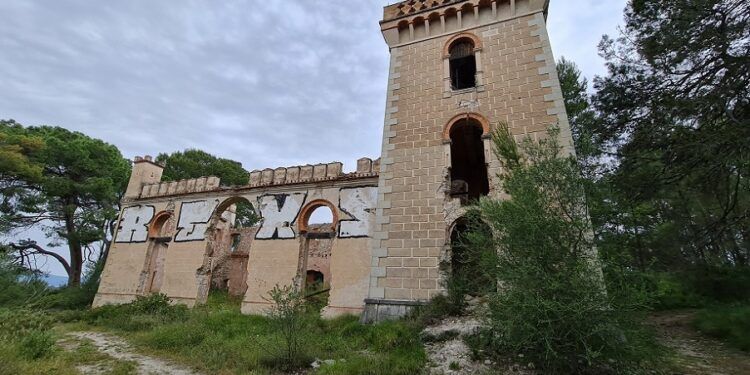 Villa Carmen, la Torre de Castelló de Rugat, un patrimonio en ruinas