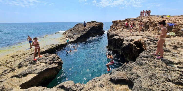 La Cala de la Zorra, un rincón mágico de la costa alicantina