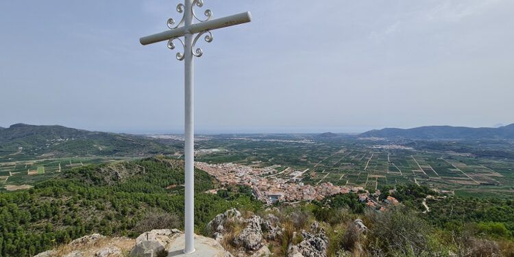 Ruta por el SL-CV 88 Entre Tarongers – Font del Sester (Alfauir), y la Creu y Piló de Ventura (Ador)