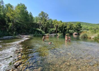 El Pozo de la Roca del Molino, una bella zona del río Mijares en la población de Vallat