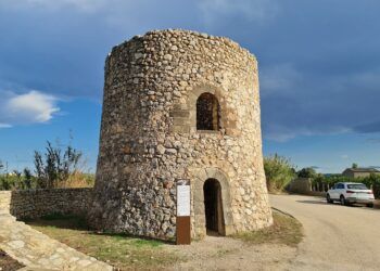 Ruta desde la Torre Guaita de la Vall de Tavernes a la Torre Guaita de Xeraco, un sencillo recorrido
