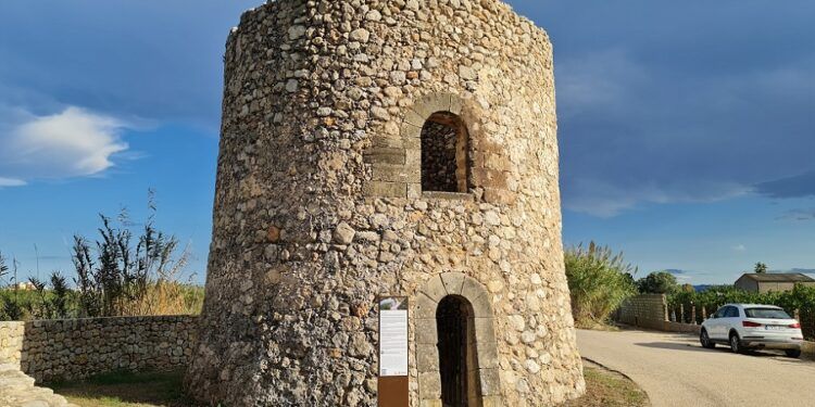 Ruta desde la Torre Guaita de la Vall de Tavernes a la Torre Guaita de Xeraco, un sencillo recorrido