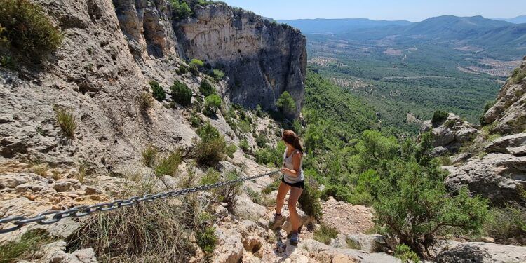 Ruta por el Alto del Francho y las Cadenas del Carrascal, un bello recorrido en Cortes de Pallás