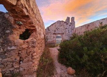 La Torre y Ermita de Sant Miquel de Corbera entra en la Lista Roja por su grave abandono