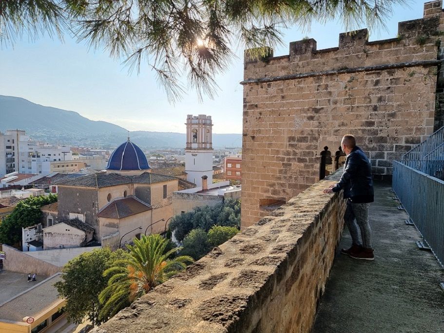 El Castillo de Dénia, el lugar con mejores vistas del casco antiguo dianense