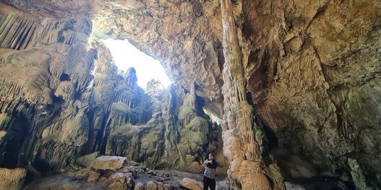 La Cueva de Cerdaña, la espectacular y preciosa cavidad de Pina de Montalgrao
