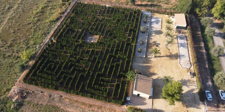 El Laberinto del Lago de Anna, el laberinto vegetal más grande de la Comunitat Valenciana
