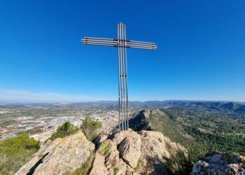 La Creueta de Xàtiva y el vértice geodésico Serra Vernissa, una bella ruta para disfrutar cresteando
