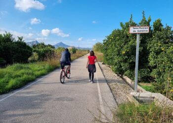 El Camino Natural de la Safor, una sencilla ruta que discurre por una vía verde entre Gandia y Oliva