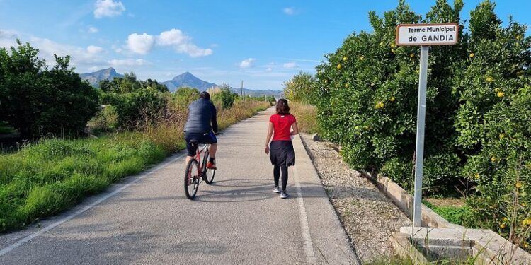 El Camino Natural de la Safor, una sencilla ruta que discurre por una vía verde entre Gandia y Oliva