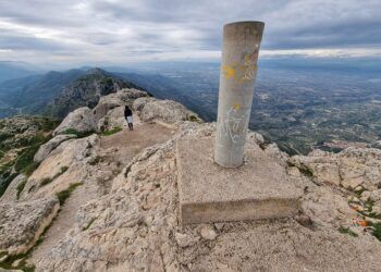 El Cim del Benicadell desde Beniatjar, una espectacular ruta en la provincia de Valencia