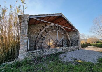 La Roda de Turís, una antigua noria del s. XVIII junto al paso del río Buñol por la población
