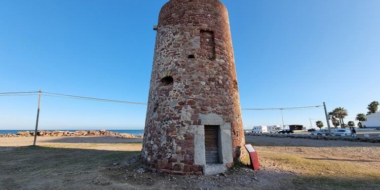 La Torre de Guaita de El Puig, una torre vigía del s. XVI como defensa frente a los piratas