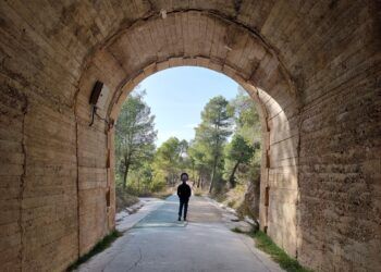 La Vía Verde de Alcoy, un bello recorrido senderista y cicloturista que pasa por 14 túneles