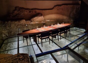 ORIO, el restaurante de Valencia con un tramo de muralla árabe del siglo XI en su interior
