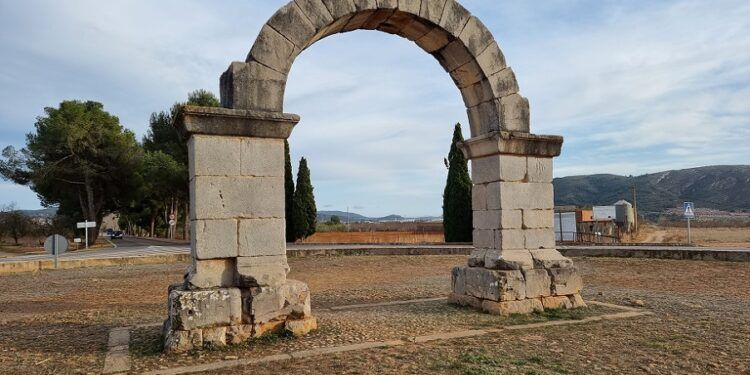 El Arco Romano de Cabanes, una joya patrimonial con 2000 años de antigüedad