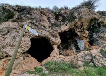 De ruta en Llutxent por la Cova del Rafal, el Puig Agut y la Cova de la Catalana