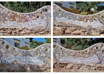 El Muro de la Filosofía de Gilet, un gran muro de trencadís con 26 frases filosóficas