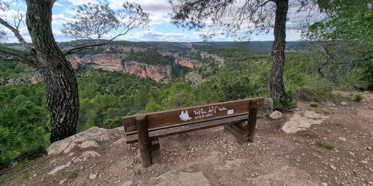 La Ruta de los Bancos-Miradores de Venta del Moro, un bello itinerario en las Hoces del Cabriel