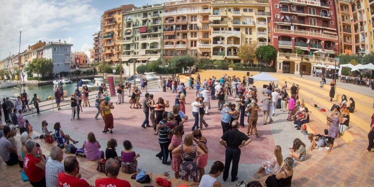 Las milongas de tango gratuitas regresan a la pequeña Venecia valenciana