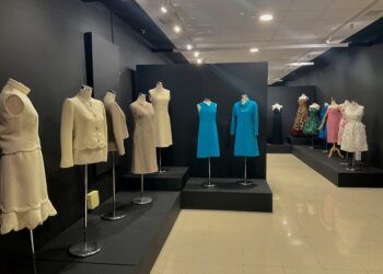 Algemesí acoge una exposición GRATUITA sobre el diseñador y modista español Pertegaz