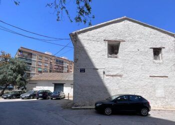 El Ajuntament de Valencia promete rehabilitar las Alquerías de la calle Olba tras años de denuncias
