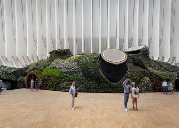 ¿Sabías que el jardín vertical interior más grande de Europa está en Valencia?