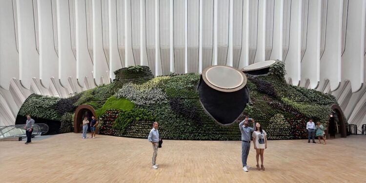 ¿Sabías que el jardín vertical interior más grande de Europa está en Valencia?