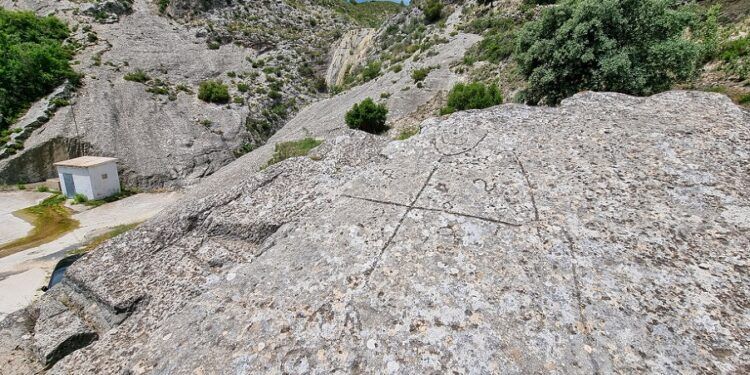 La Penya del Dimoni, el curioso petroglifo de Millena