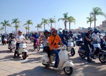 Gandia acoge este finde un gran expo-mercado de belenes y una gran concentración de vespas