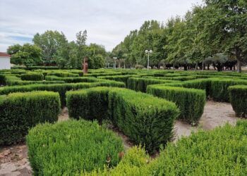 El laberinto de Lliria, un pequeño espacio para peques cercano al Parc Municipal de Sant Vicent