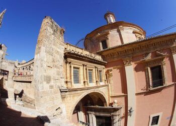 El ‘Arco Novo’, la pasarela que une la Basílica con la Catedral de Valencia, se abre al público