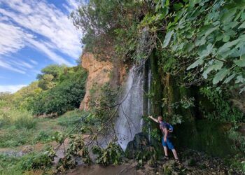 El Salto del Molino de Quesa, sencilla ruta para conocer una cascada y las ruinas de un molino
