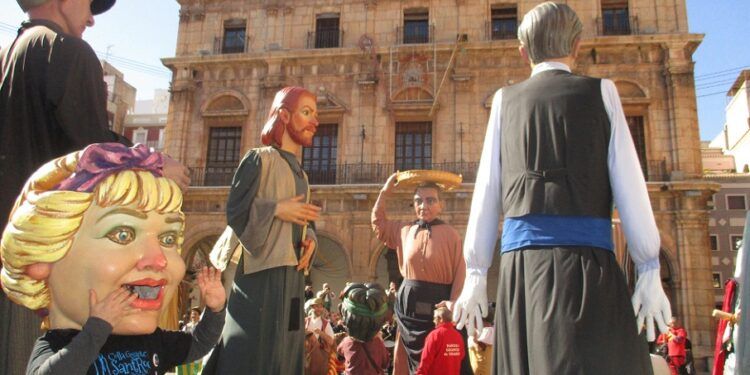 Daimús acoge este domingo la gran Trobada, la festa dels nanos i gegants valencians