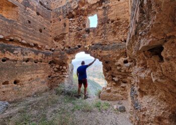 El Castillo de Cavas, los restos de un castillo en Millares que controlaba el paso del río Júcar