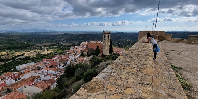 Cervera del Maestre, un bello pueblo con una fortaleza islámica y un antiguo molino aceitero