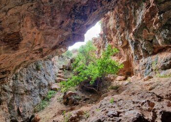 La Cueva de Sacañé, una de las cuevas de Gátova cuyo acceso está bien acondicionado