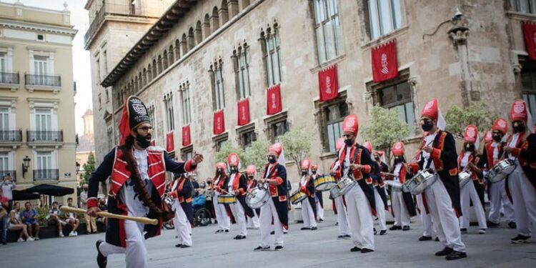 Un gran pasacalle llenará las calles de Valencia con colectivos musicales y bailes tradicionales