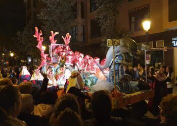 Una supercabalgata de Reyes solidaria recorre Valencia esta semana