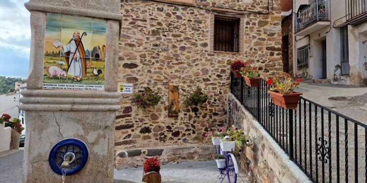 Higueras, un precioso pueblecito de Castellón que pertenece a Viles en Flor y a la Ruta 99