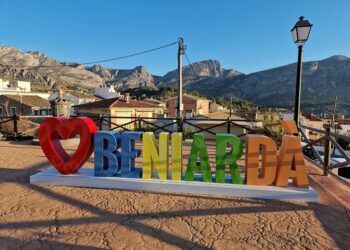 Beniardà, una encantadora población acariciada por la Xortà, la Serrella y el embalse de Guadalest