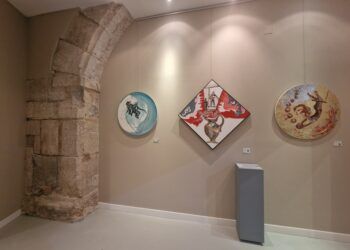 Una galería de arte en el centro histórico de Valencia esconde los restos de un palacete medieval